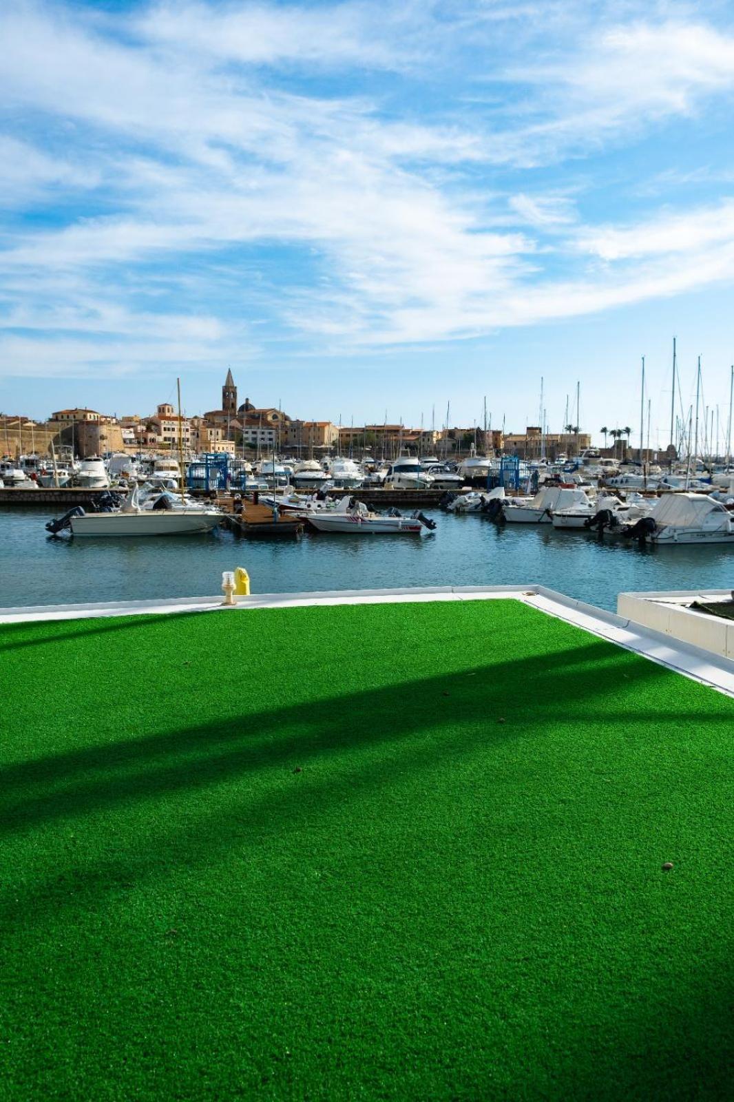 Houseboat Sardinia Hotel Alghero Exterior photo